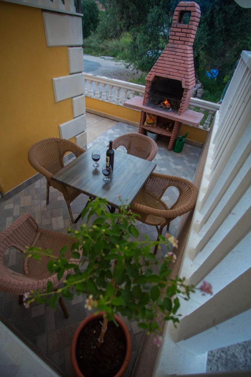 Apartments Dami - 100M From The Sea Orebic Luaran gambar